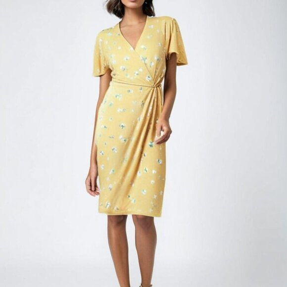 NWT Amuse Society Business Yellow Wrap Dress with White Flowers Short Sleeve - Picture 1 of 5
